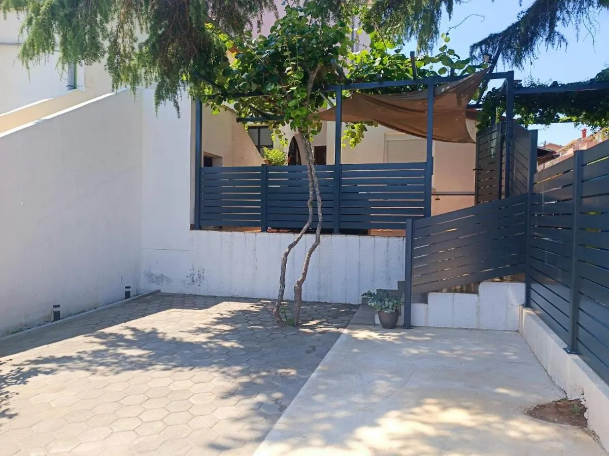 Apartment Danijela I بولا